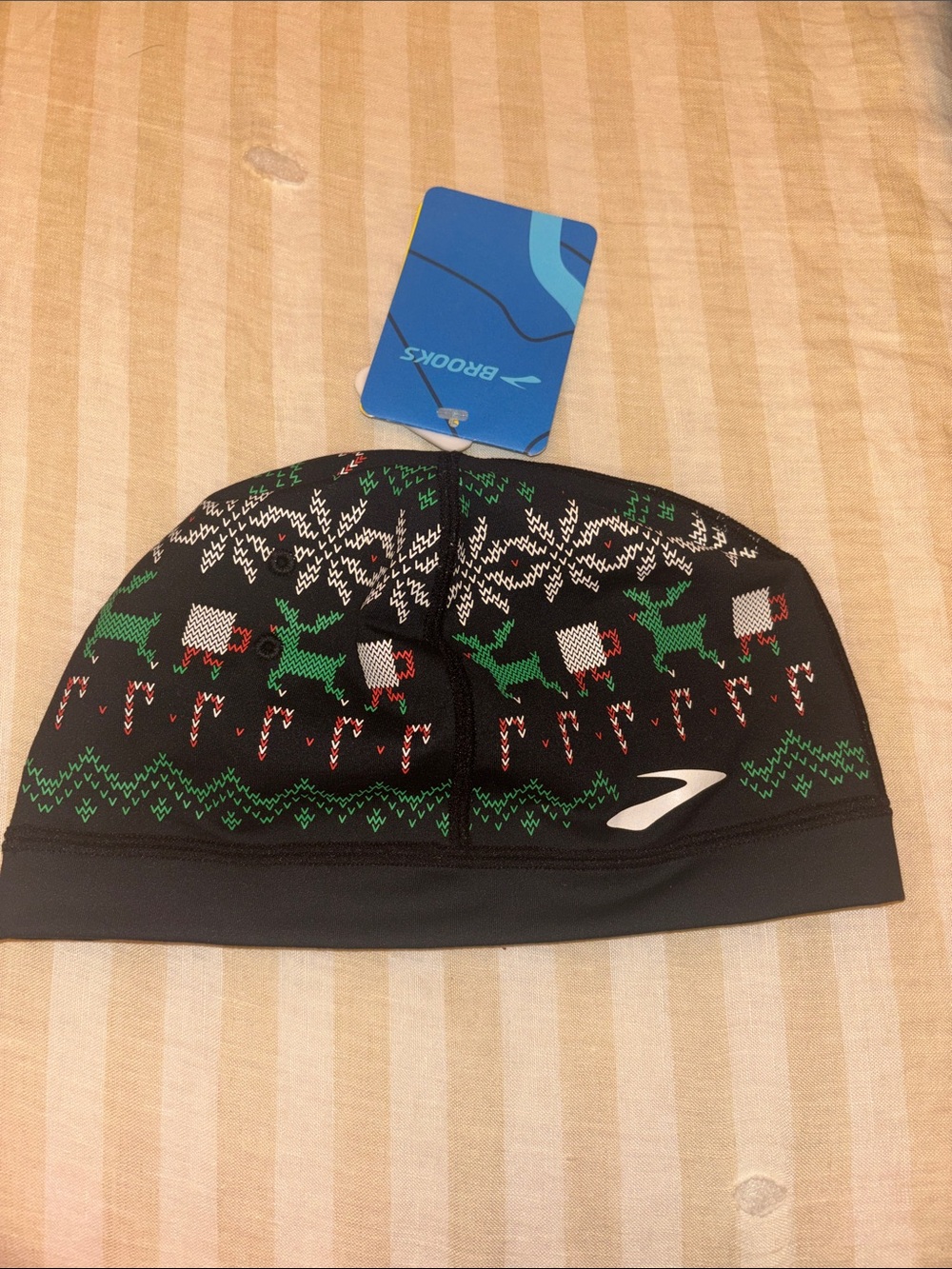 Brooks NWT Ugly Sweater Greenlight Beanie